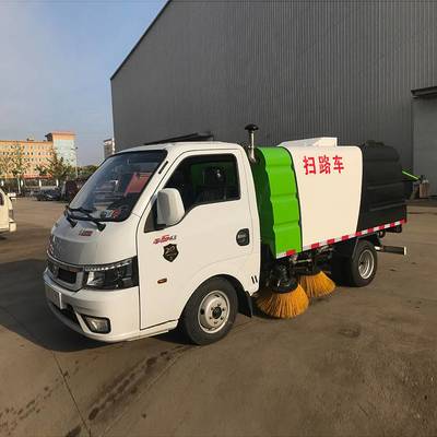 東風柴油小型掃路車 一車多能，冬季除雪與四季清掃的完美解決方案